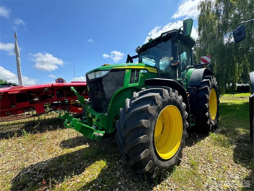John Deere 7R330 Traktorit
