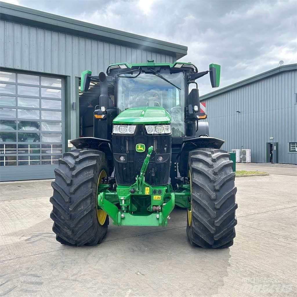 John Deere 7R330 Traktorit