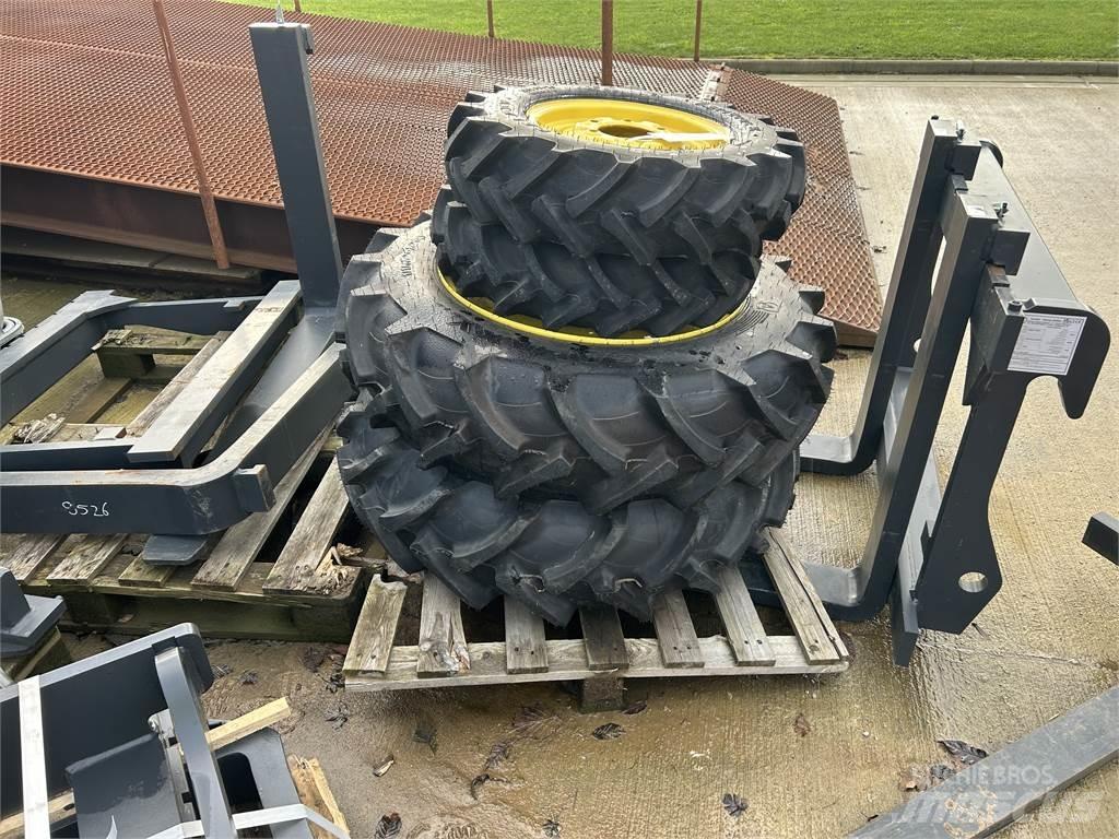 John Deere TYRES Muut maatalouskoneet