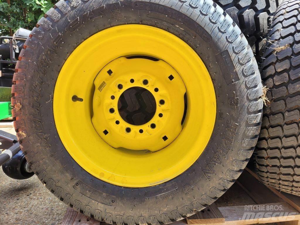 John Deere WHEELS Taajamatraktorit