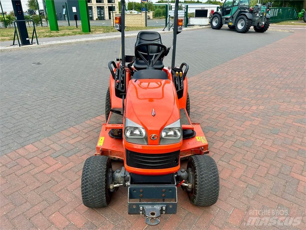 Kubota BX2350 Taajamatraktorit