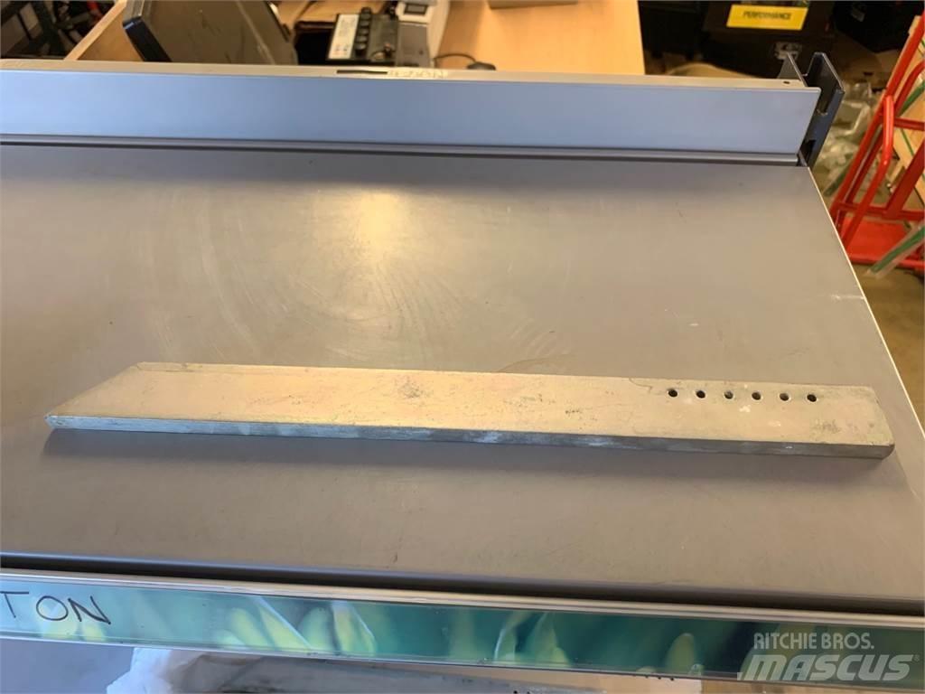 Kuhn 1556261 Muut maatalouskoneet