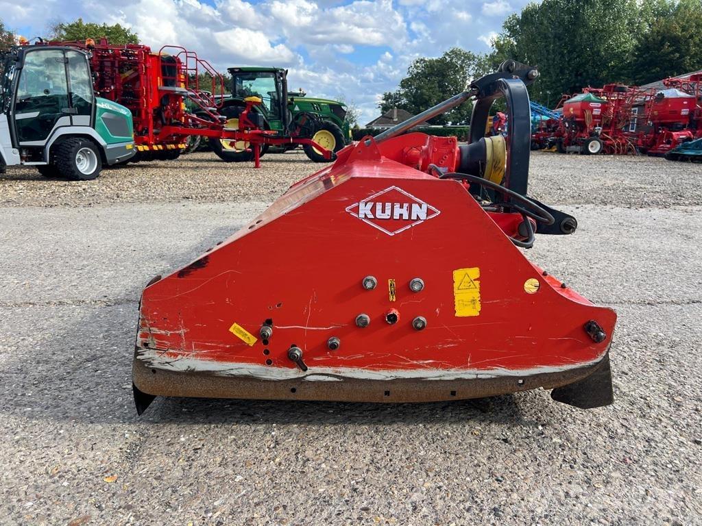 Kuhn BP28 Kesantoleikkurit ja -murskaimet