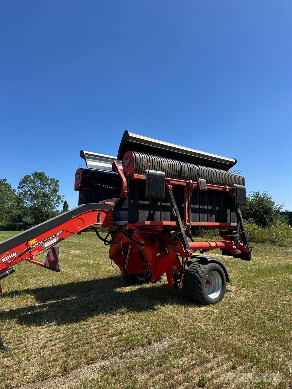 Kuhn MERGEMAXX950 Kesantoleikkurit ja -murskaimet