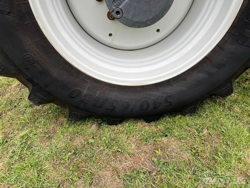 Valtra T234 Traktorit