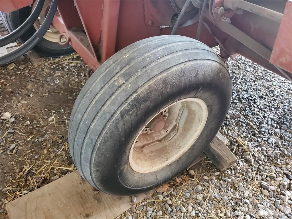 Hesston 4650 Pyöröpaalaimet