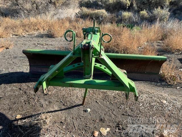John Deere  Tasausäkeet ja lanat
