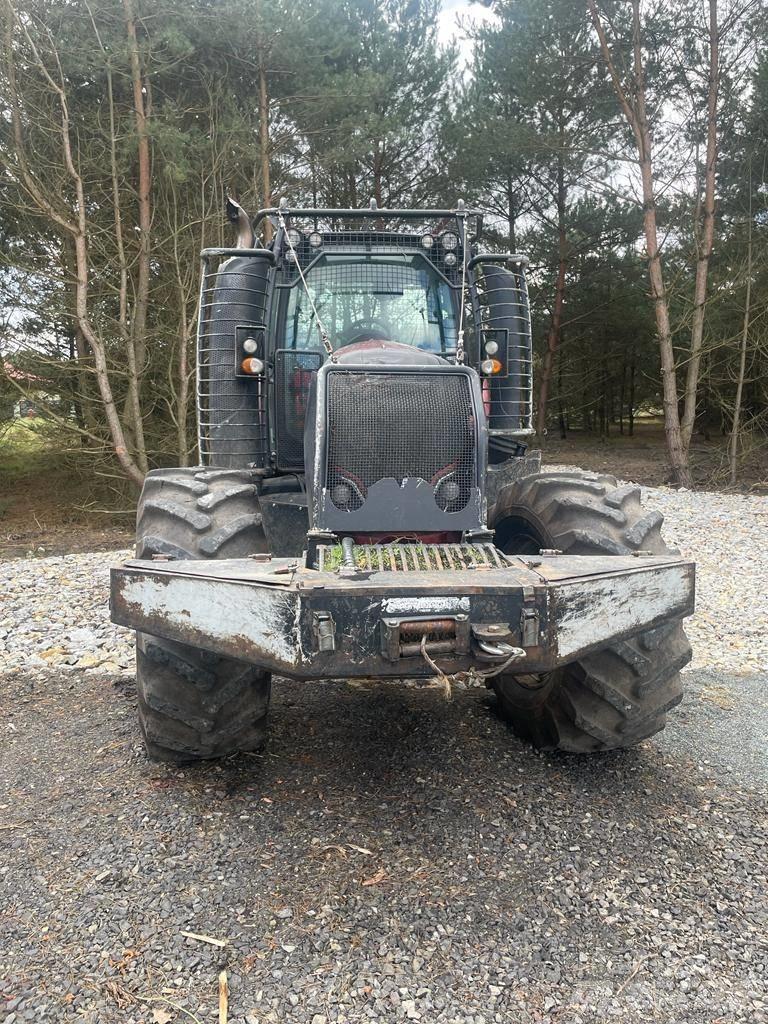 Valtra T254 Active Traktorit