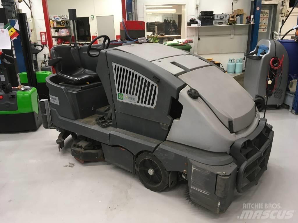 Nilfisk CS7000 Pesu- ja lakaisukoneet