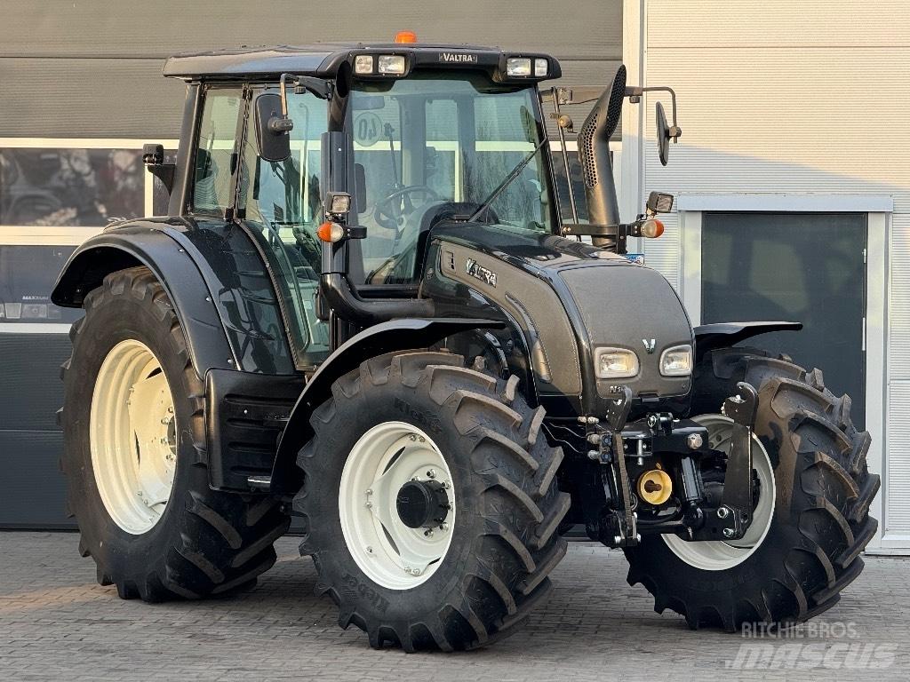 Valtra N 122 V Traktorit
