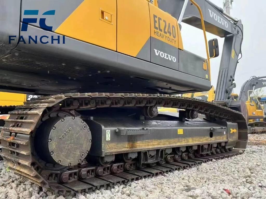 Volvo 240 Telakaivukoneet