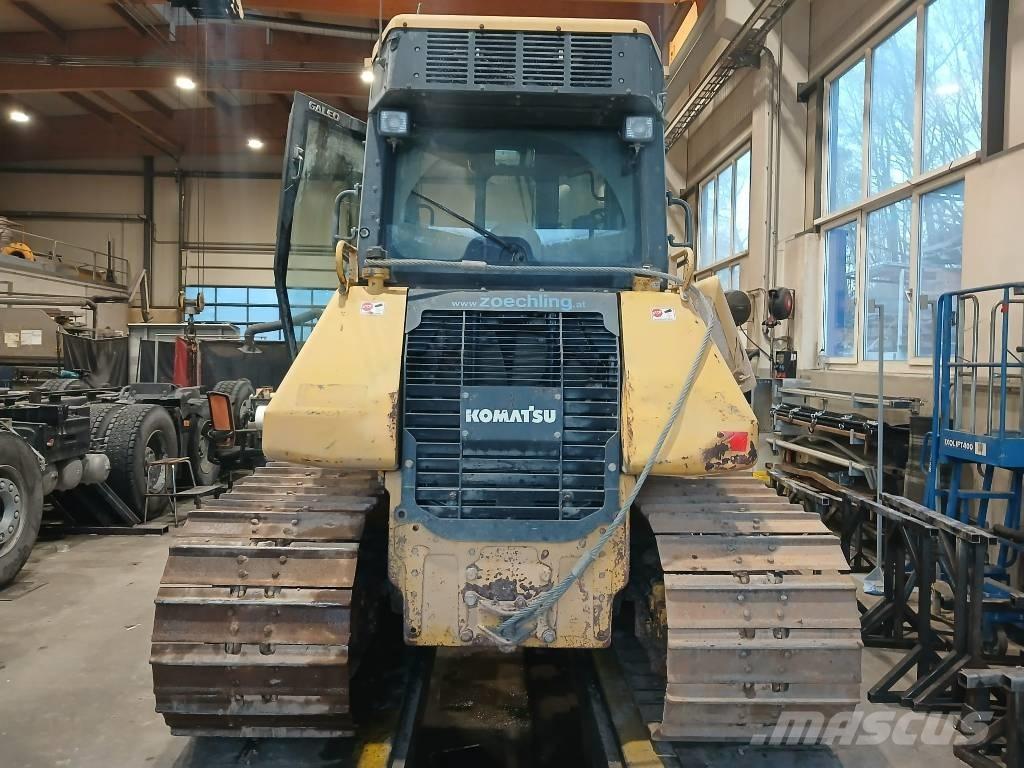 Komatsu D 51 PX-22 Telaketjupuskutraktorit