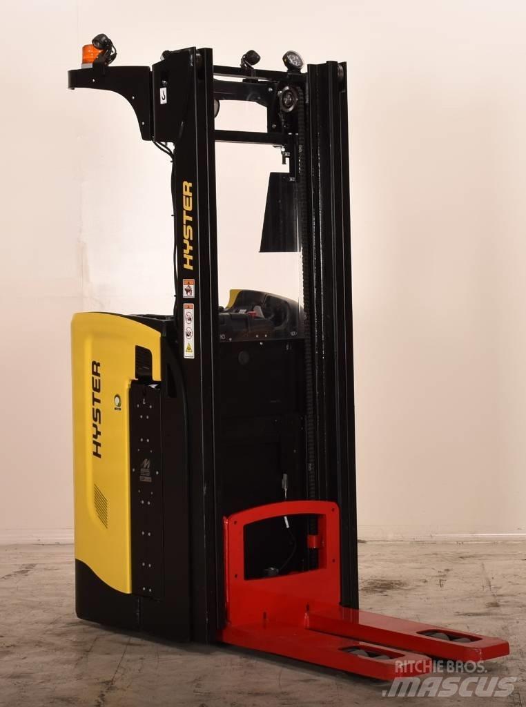 Hyster RS1.6 Ajettavat pinoamisvaunut