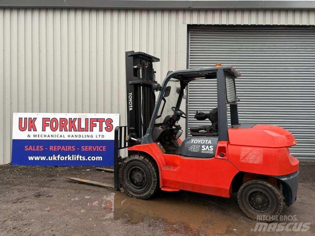 Toyota 7 FD 40 Dieseltrukit