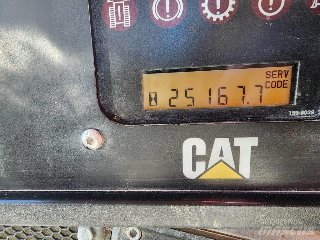 CAT D7R SERIE 2 Telaketjupuskutraktorit