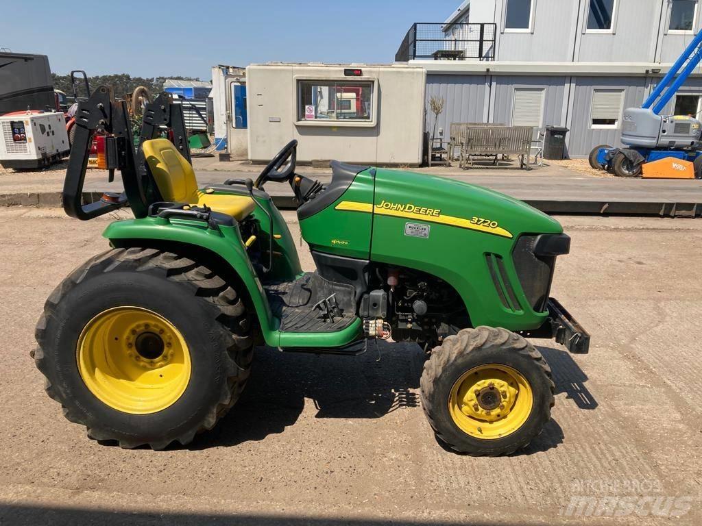 John Deere 3720 Traktorit