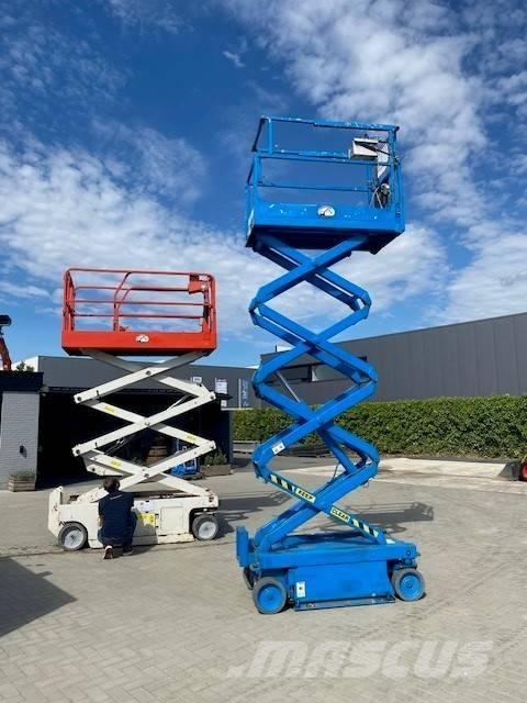 SkyJack SJ III 3219 Saksilavat