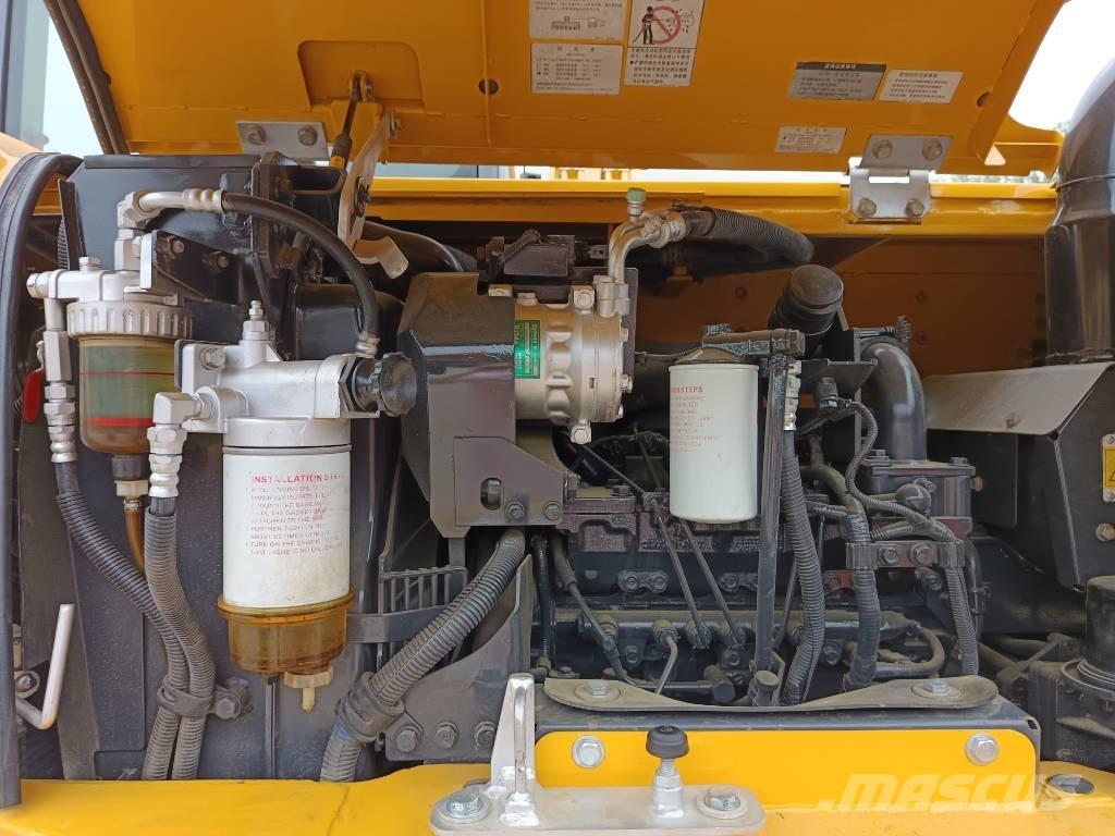 Komatsu PC 70 Midikaivukoneet 7t - 12t