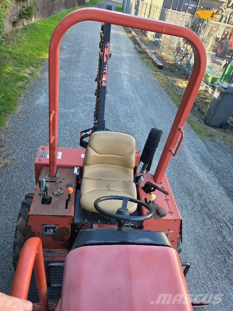 Ditch Witch RT 40 Ketjukaivurit