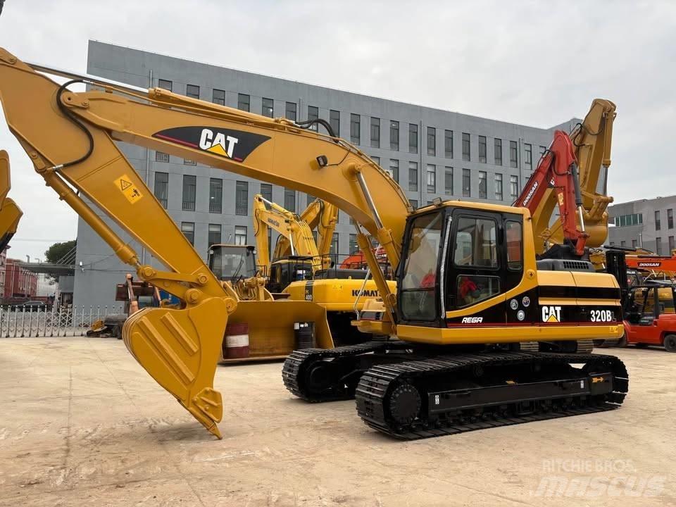 CAT 320 B L Telakaivukoneet