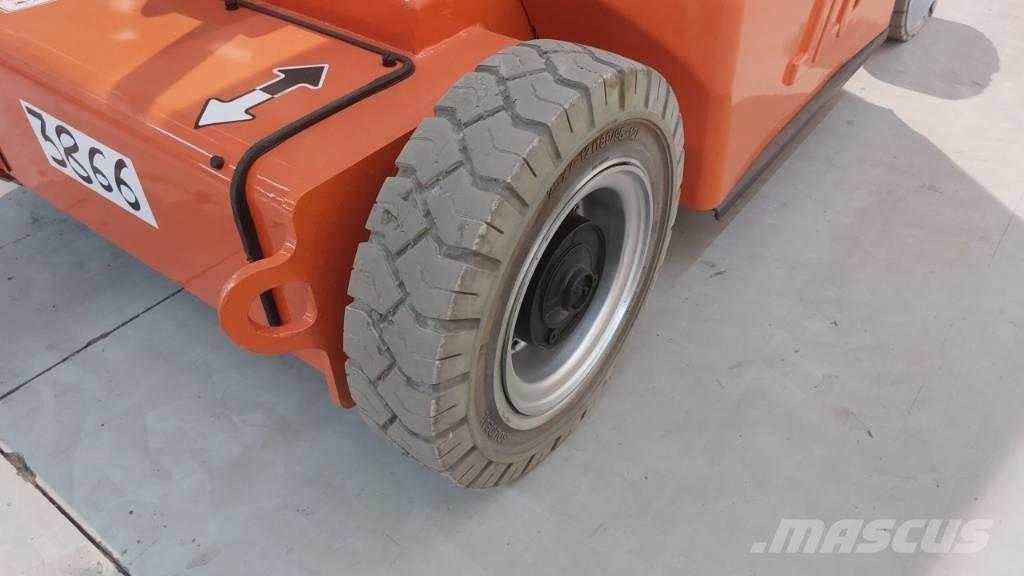 JLG E 400 AJPN Kuukulkijat