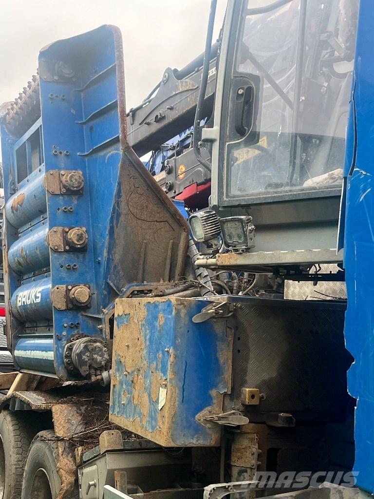 Volvo FH 750 Pilkekoneet, klapikoneet, hakkurit ja sirkkelit