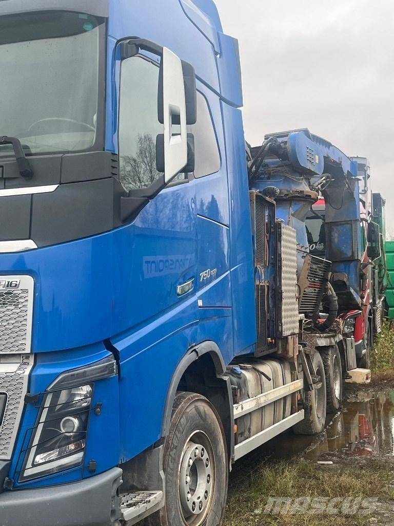 Volvo FH 750 Pilkekoneet, klapikoneet, hakkurit ja sirkkelit