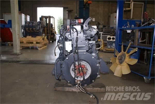 Komatsu S6D114 E1 Moottorit