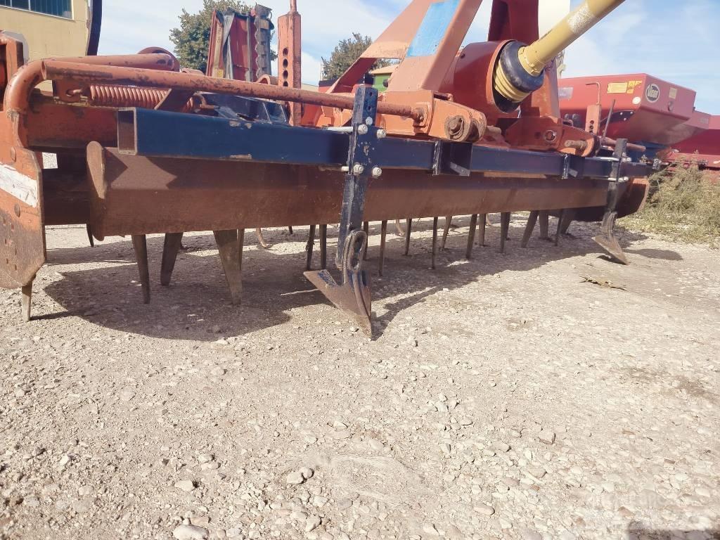 Kuhn HR 302 Äkeet