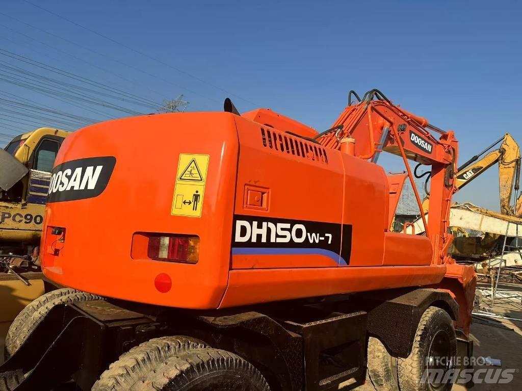 Doosan 150 W-7 Pyöräkaivukoneet