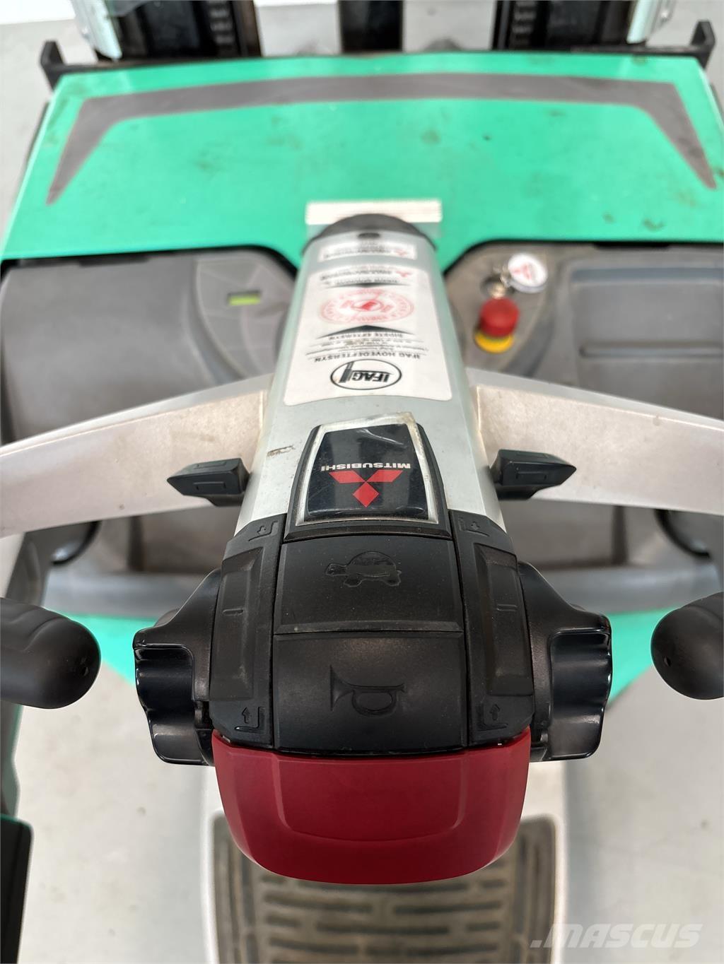 Mitsubishi SBV16N Ajettavat pinoamisvaunut