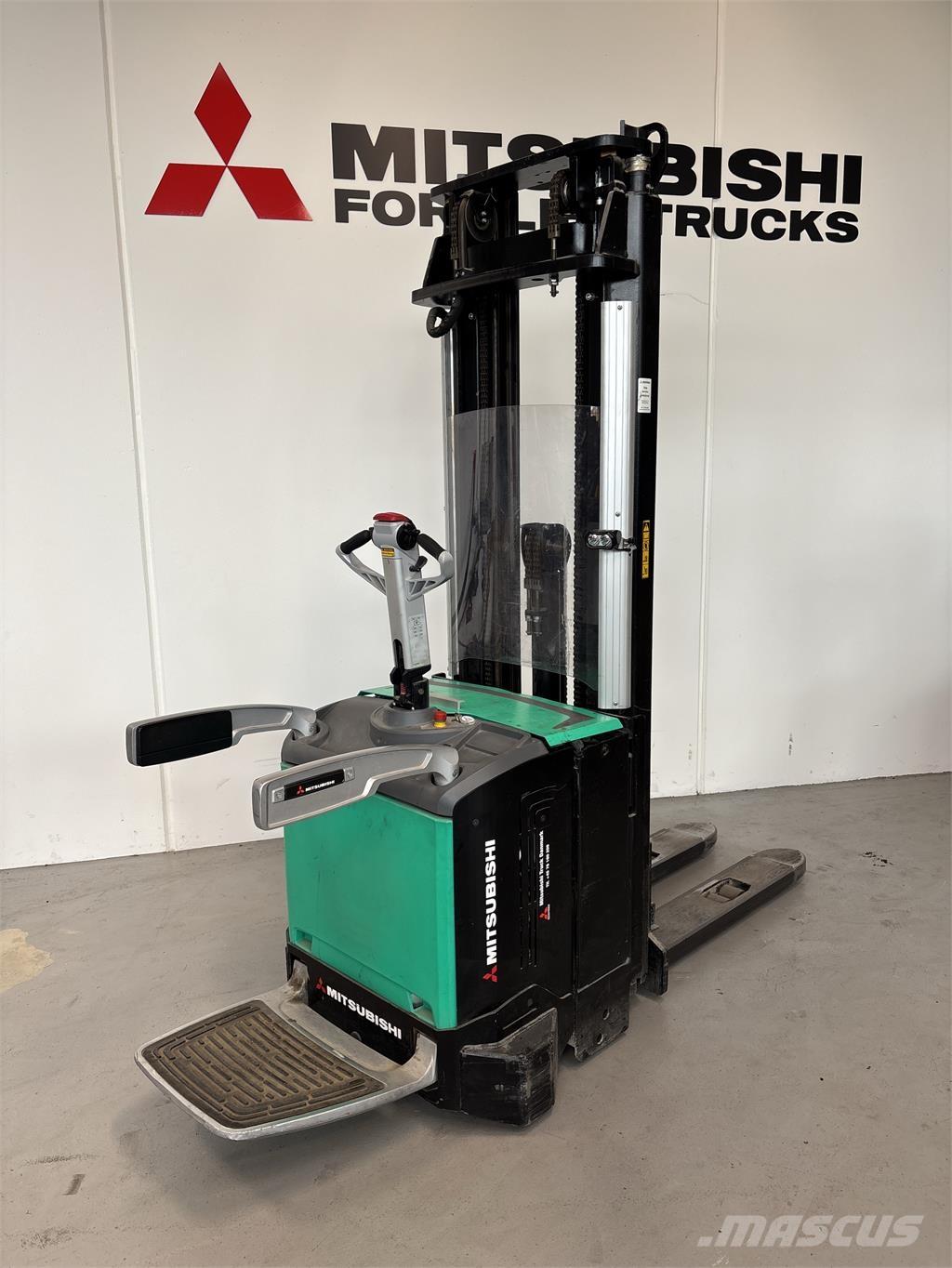 Mitsubishi SBV16N Ajettavat pinoamisvaunut