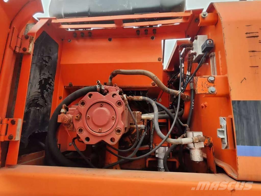 Doosan DH 210 W-7 Pyöräkaivukoneet