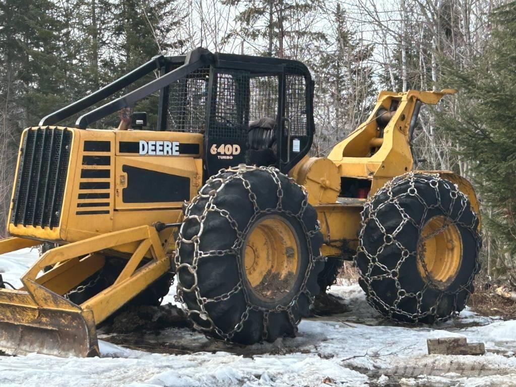 John Deere 640 D Juontokoneet