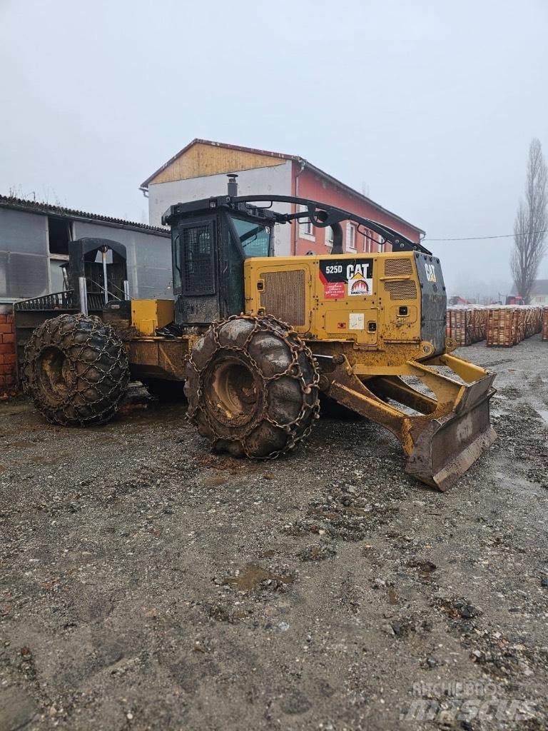 CAT 525 D Juontokoneet