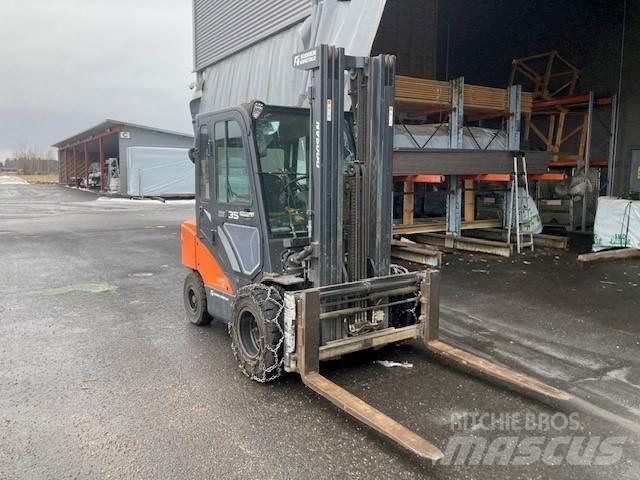 Doosan D35C-7 Dieseltrukit