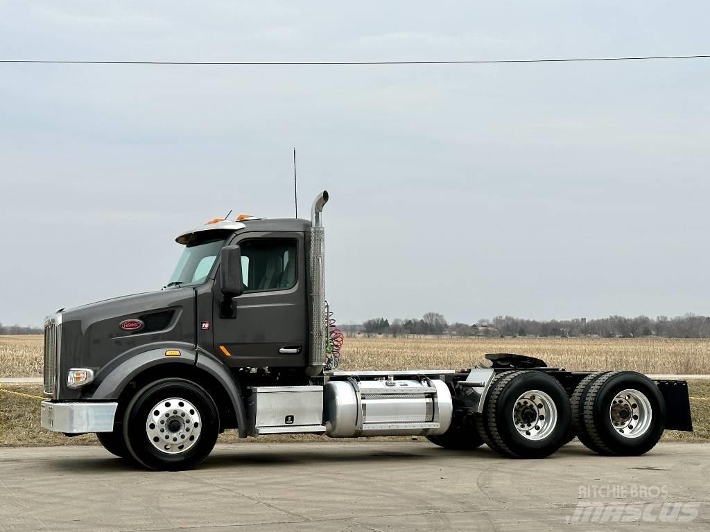 Peterbilt 567 Vetopöytäautot