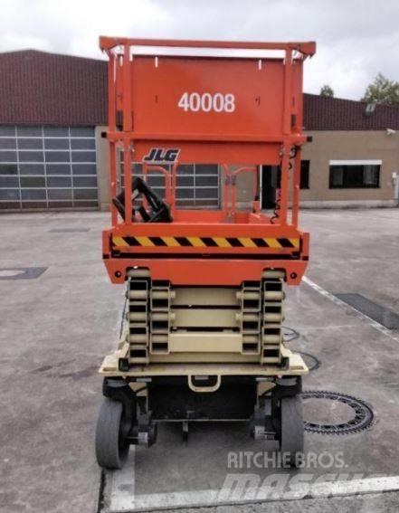 JLG 3246 ES Saksilavat
