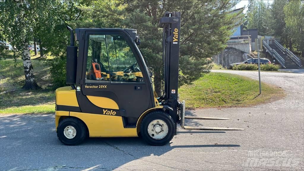 Yale GDP 25 VX Dieseltrukit