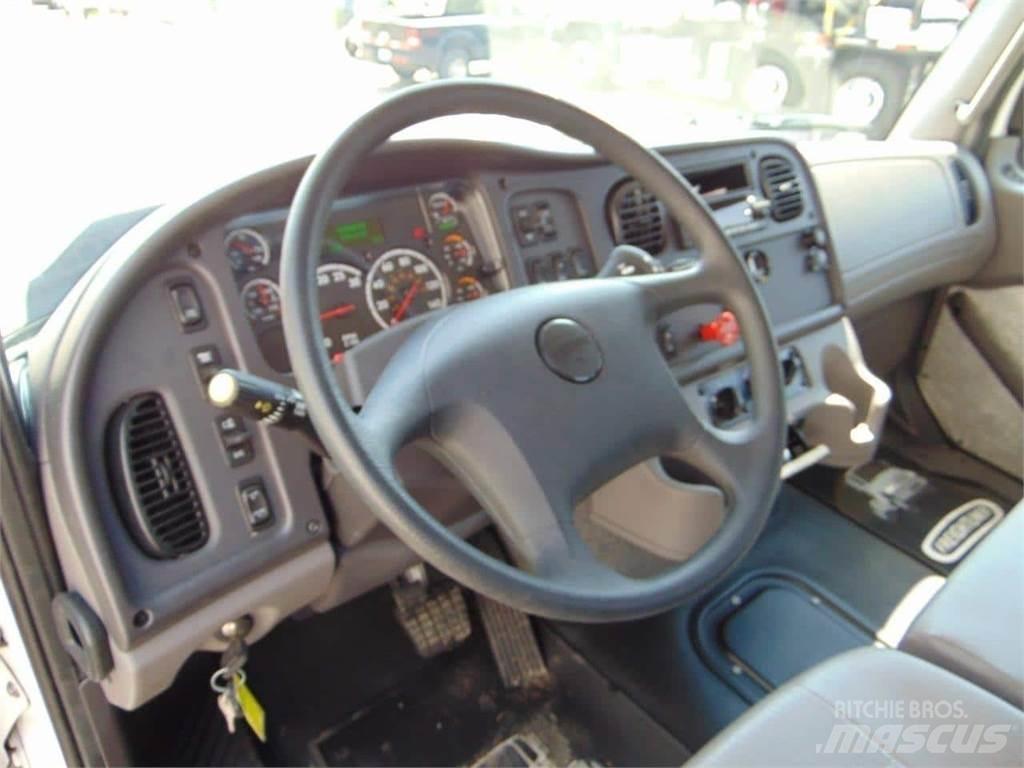 PM PL 74 Nosturiautot