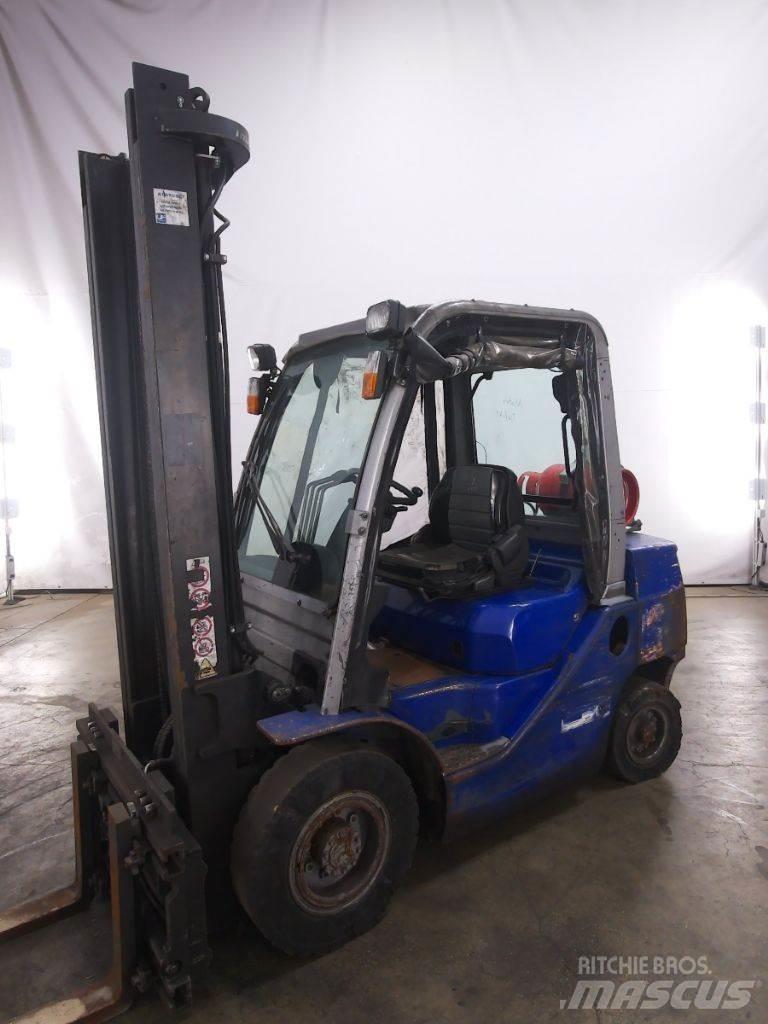 Cesab M325G Nestekaasutrukit