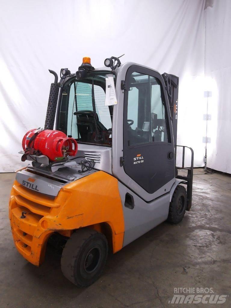 Still RX70-30T Nestekaasutrukit