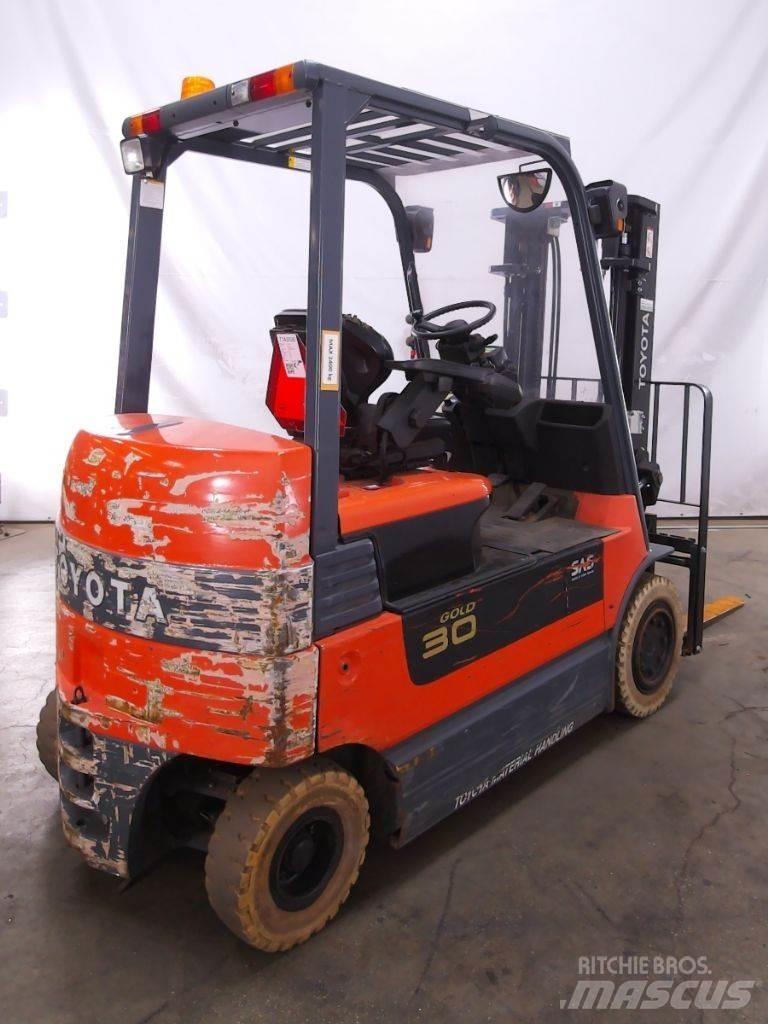 Toyota 7FBMF30 Sähkötrukit