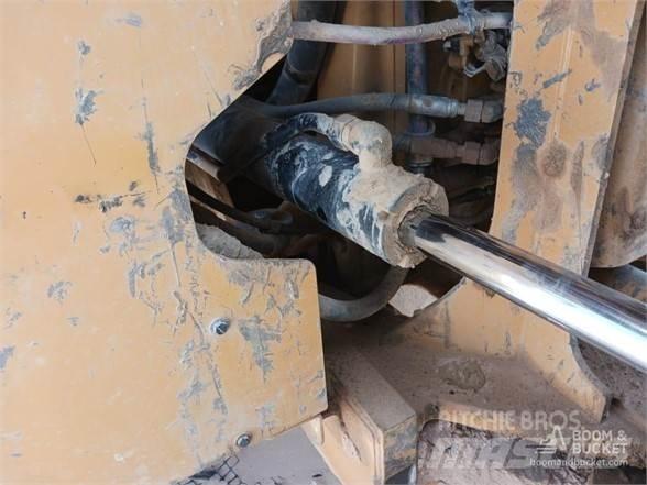 CAT 982M Pyöräkuormaajat