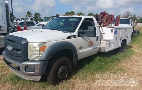 Ford F550 Tienhoitoautot