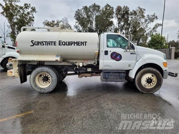 Ford F750 Vesisäiliöautot