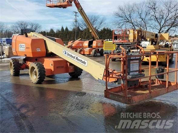 JLG 600S Teleskooppipuominostimet