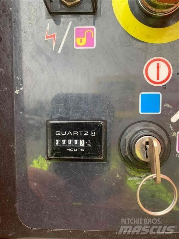 JLG 660SJ Teleskooppipuominostimet