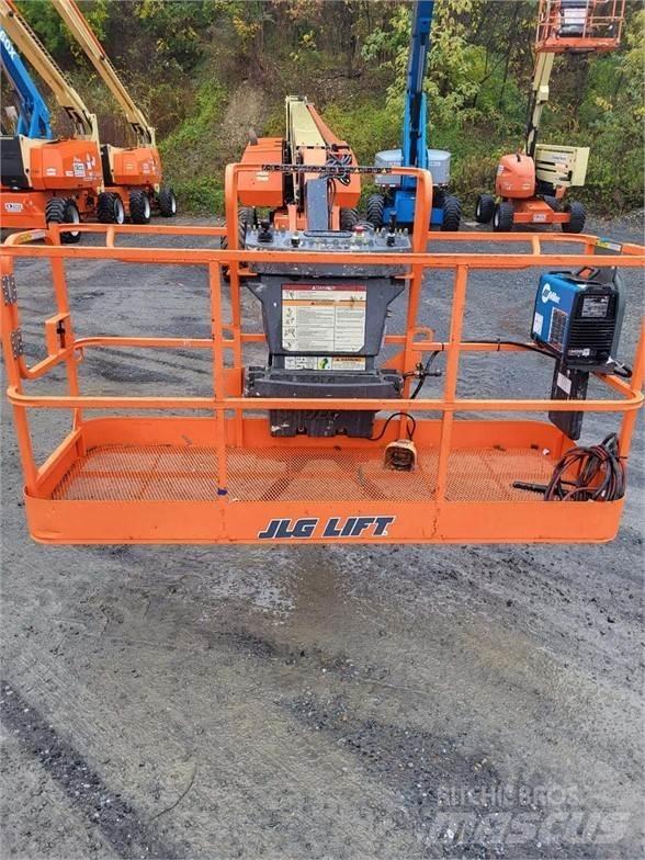 JLG 860SJ Teleskooppipuominostimet
