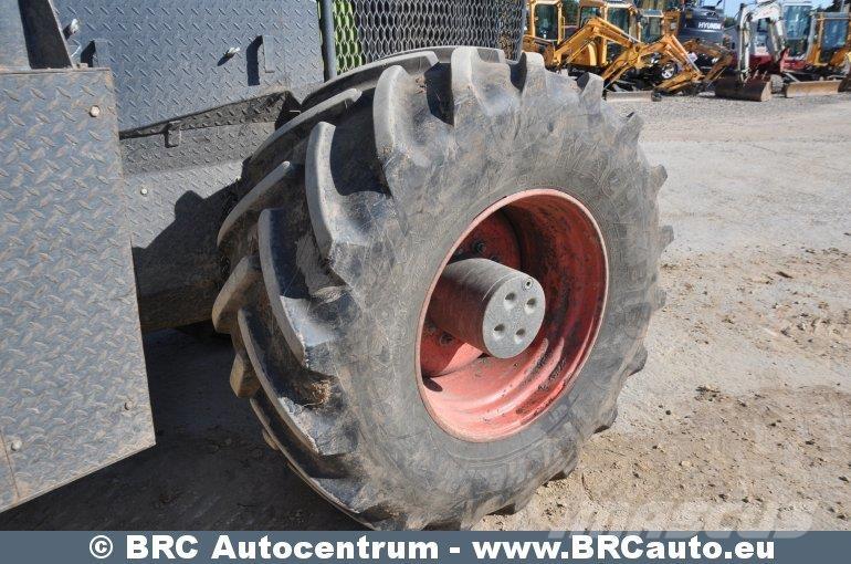 CLAAS Axion 870 Traktorit